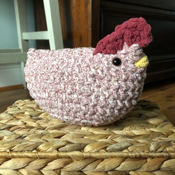 Handmade Crochet Speckled Country Chicken (multiple Colors) - Picture 4 of 9